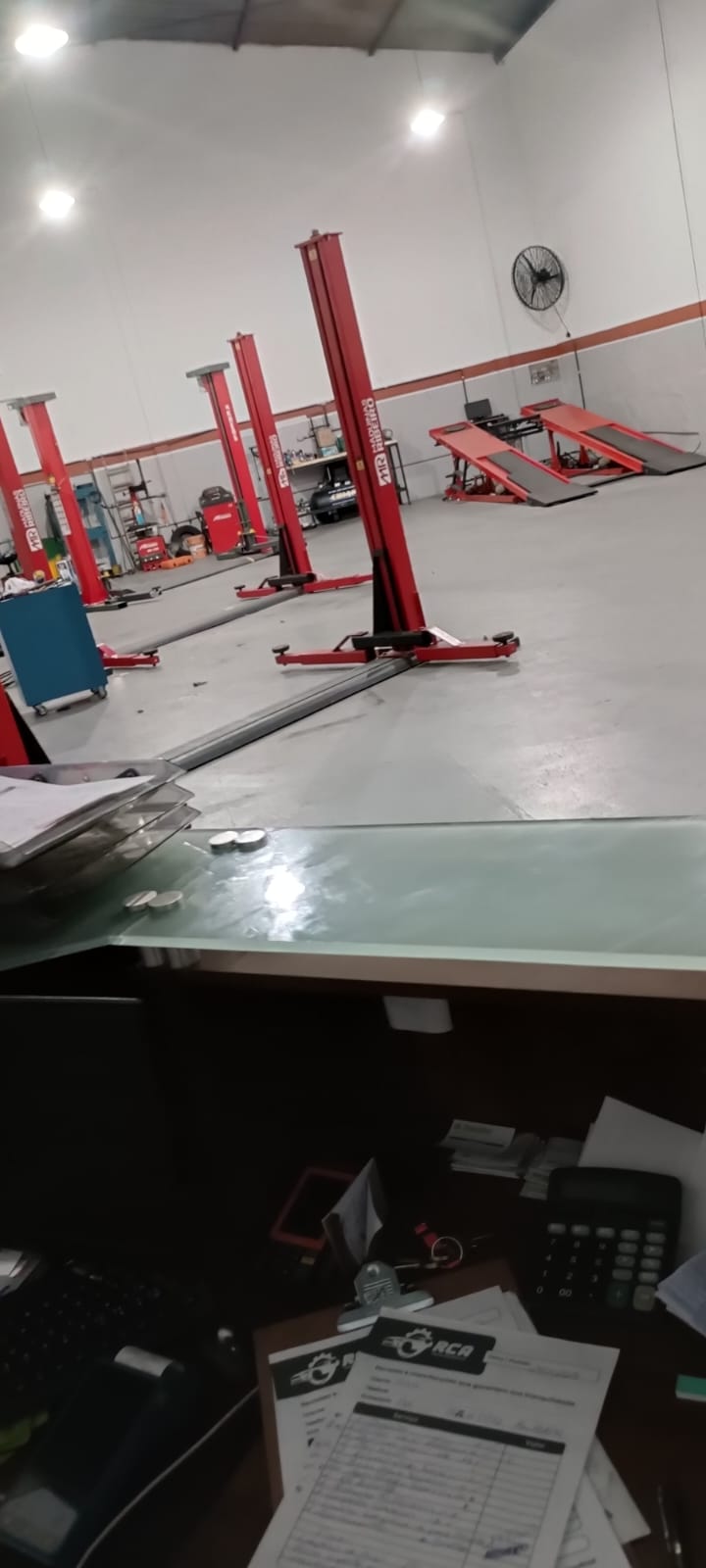 Elevadores e equipamentos